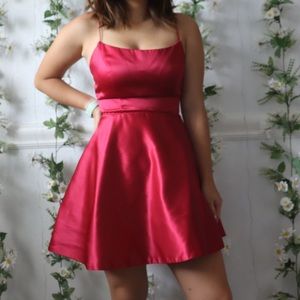 Sherri Hill Satin Dress 53267
Only worn once.